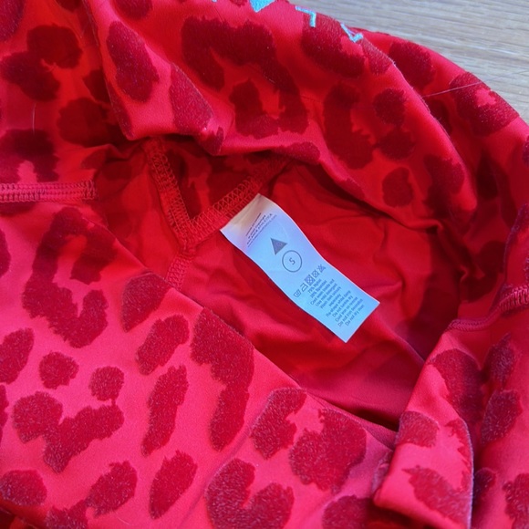 Balance Athletica red cheetah legging - Picture 4 of 6